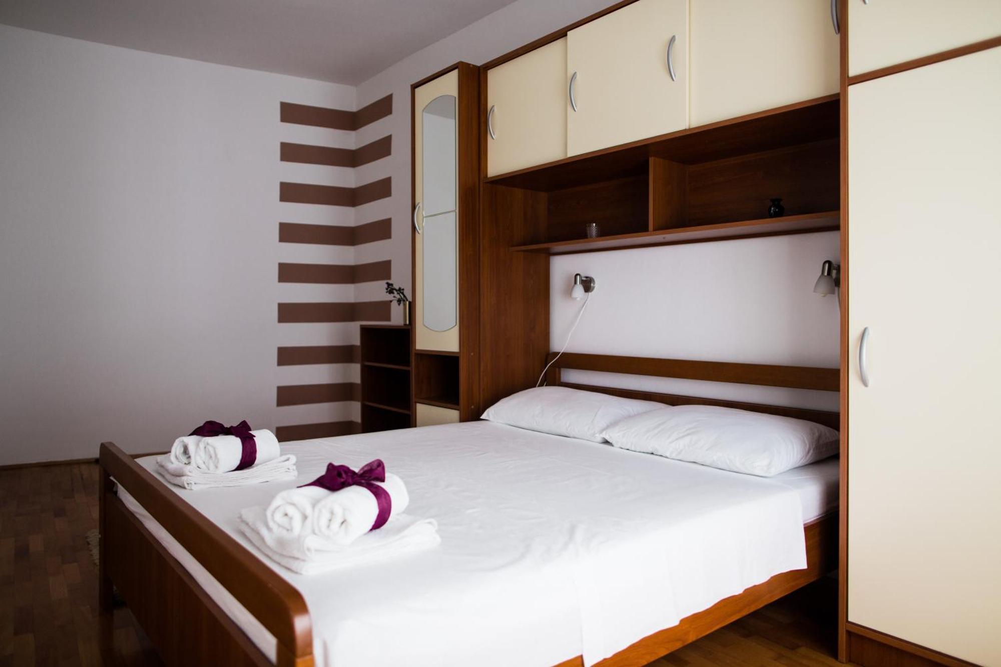 Apartments Kanajet Каштела Экстерьер фото