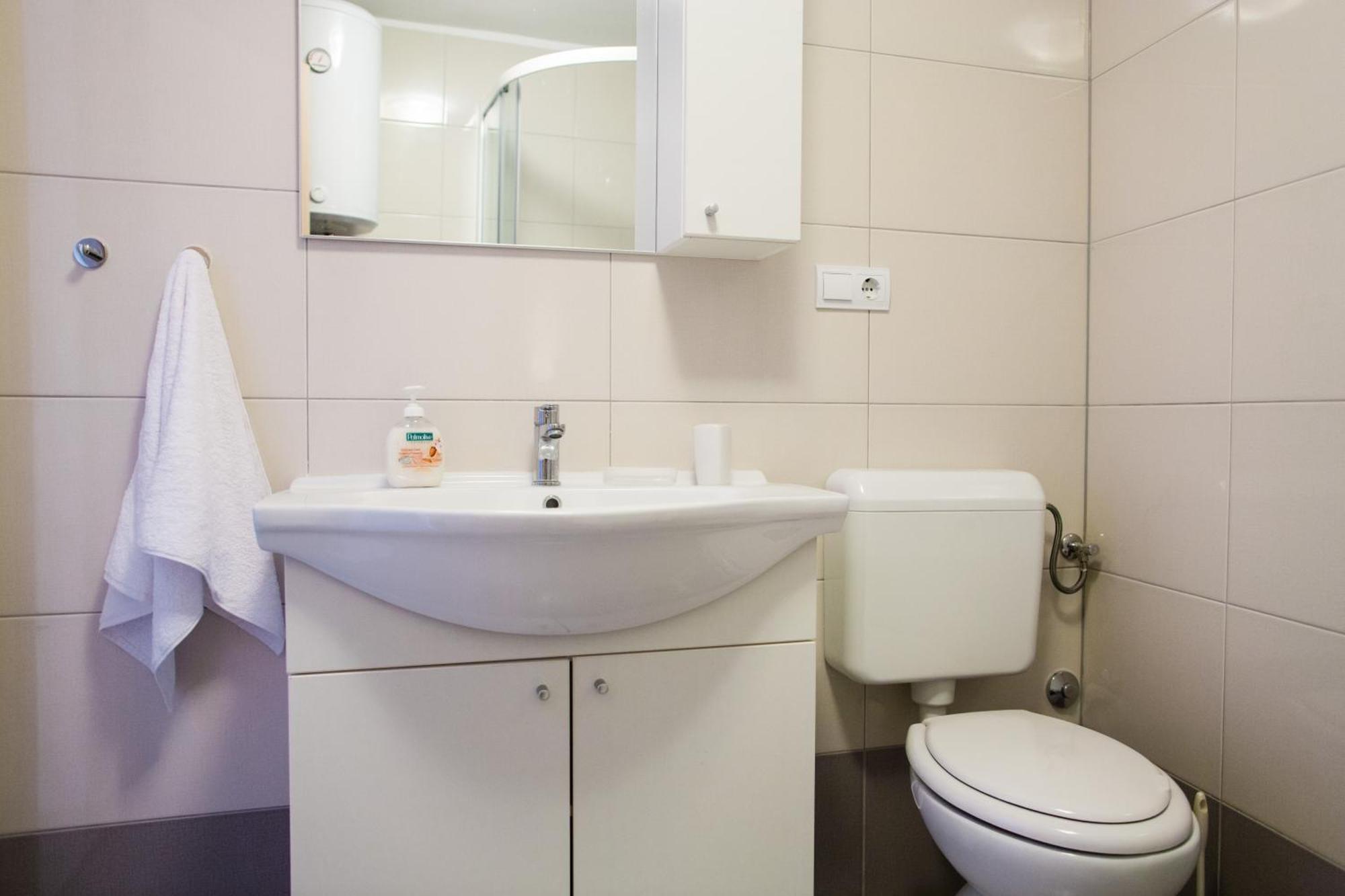 Apartments Kanajet Каштела Экстерьер фото